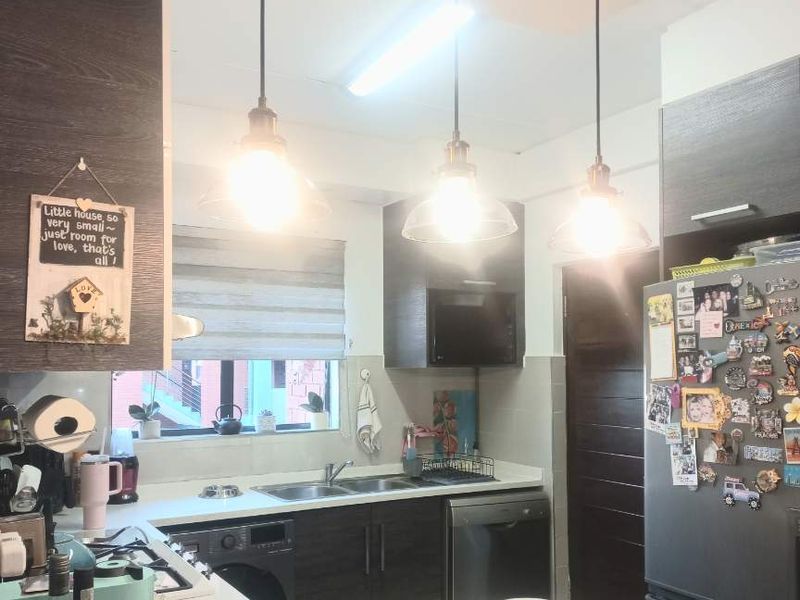 Morden Gem Apartment - Photo 4