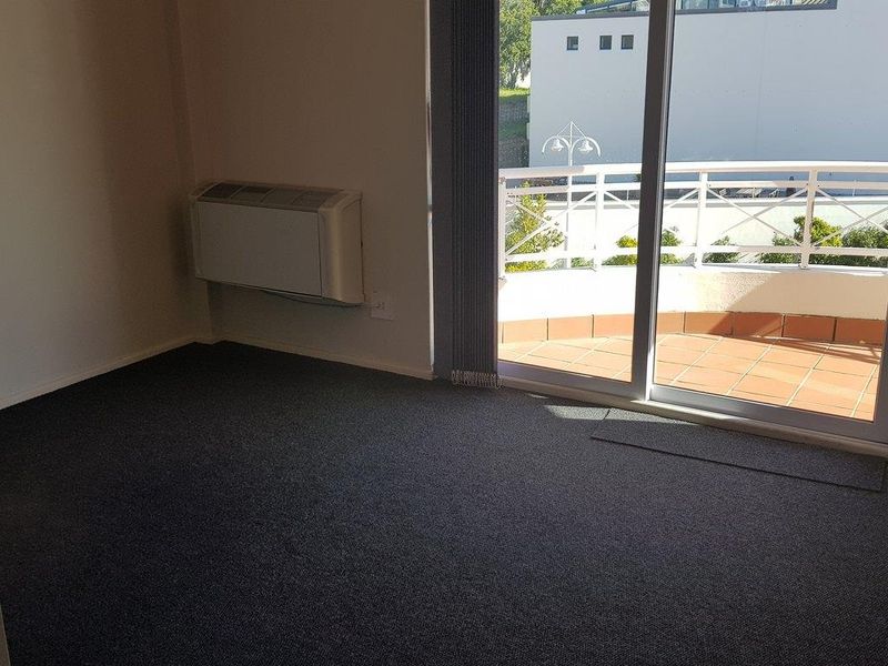 Light and Bright First Floor Office - Photo 2