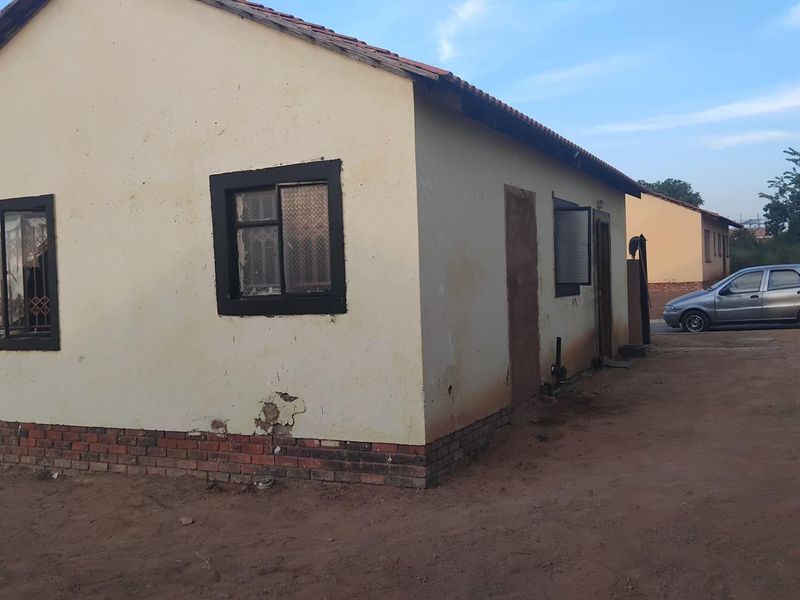 2 Bedroom House For Sale in Mabopane Unit S - Photo 6