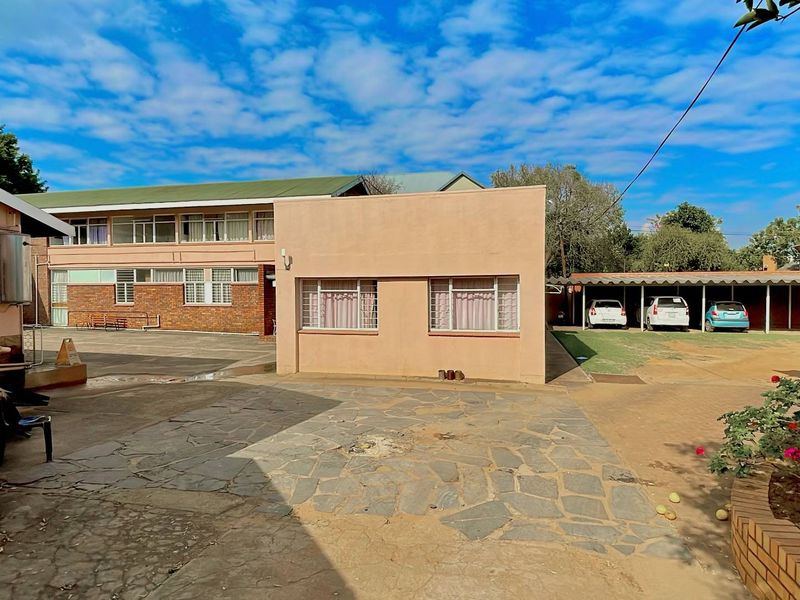 ***PRIME REPURPOSING AN ELDERLY CARE FACILITY NEAR STEVE BIKO HOSPITAL*** - Photo 6