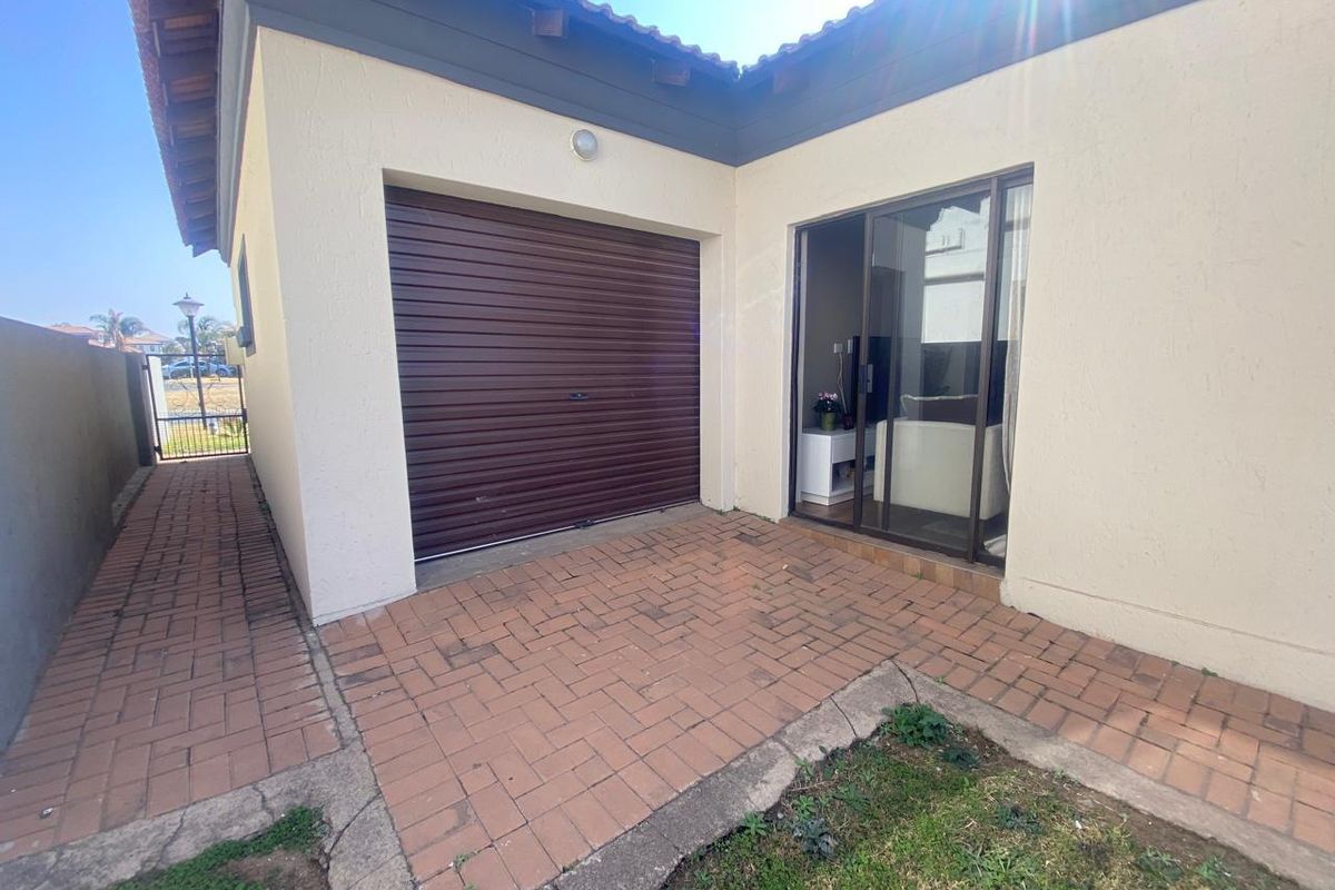 Three bedroom home for sale - Photo 4