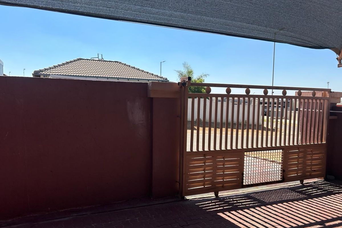 Clayville R 850 000 Home for Sale ! - Photo 3