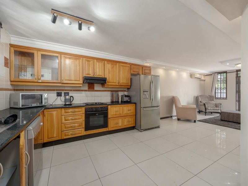 Modern 2-bedroom duplex in Windermere offering comfort, space, and a great lifestyle. - Photo 10
