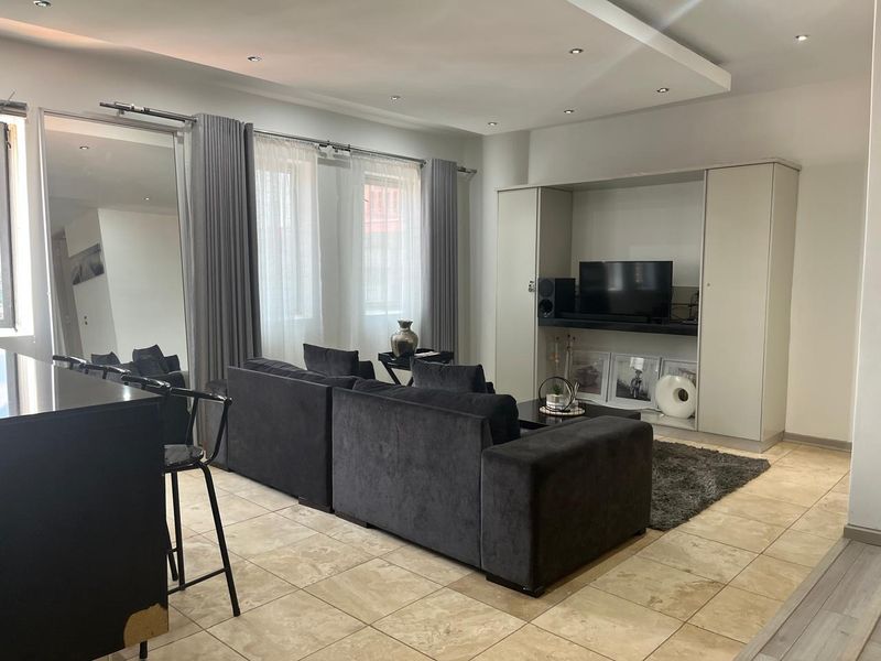 Premium 63m2 Studio Apartment for Sale at The Franklin currently AirBnB that makes up to R26k pm - Photo 10