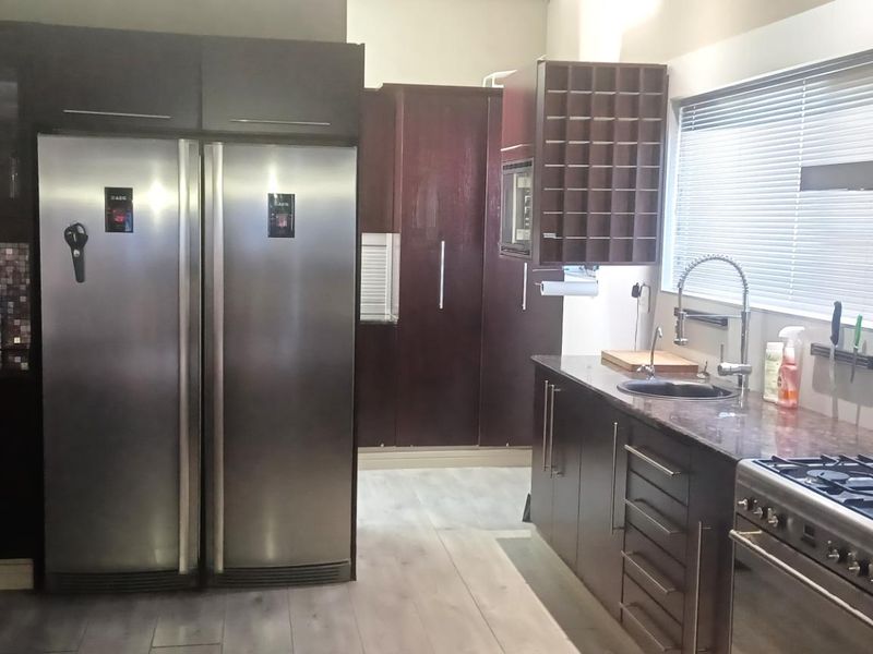 Townhouse For Sale - Kleine Kuppe - N$3 675 000m Shared Mandate - Photo 8