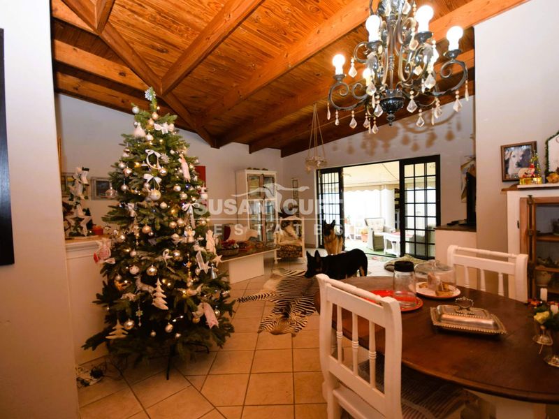 Fabulous family home in popular area - Photo 5