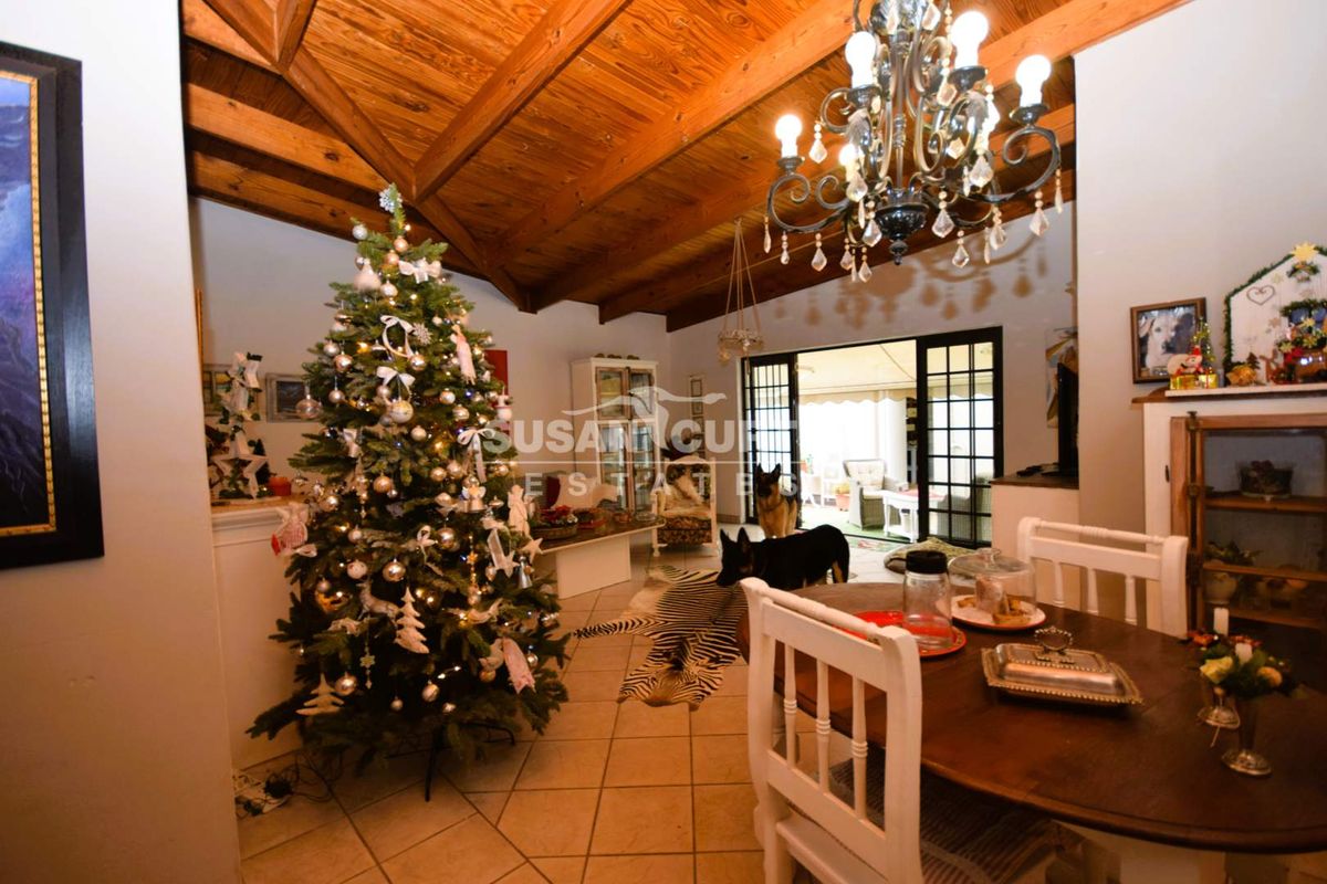 Fabulous family home in popular area - Photo 5