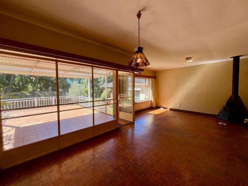 Spacious Family Home with Large Granny Flat for Sale in Villieria – Priced to Sell! - Photo 8