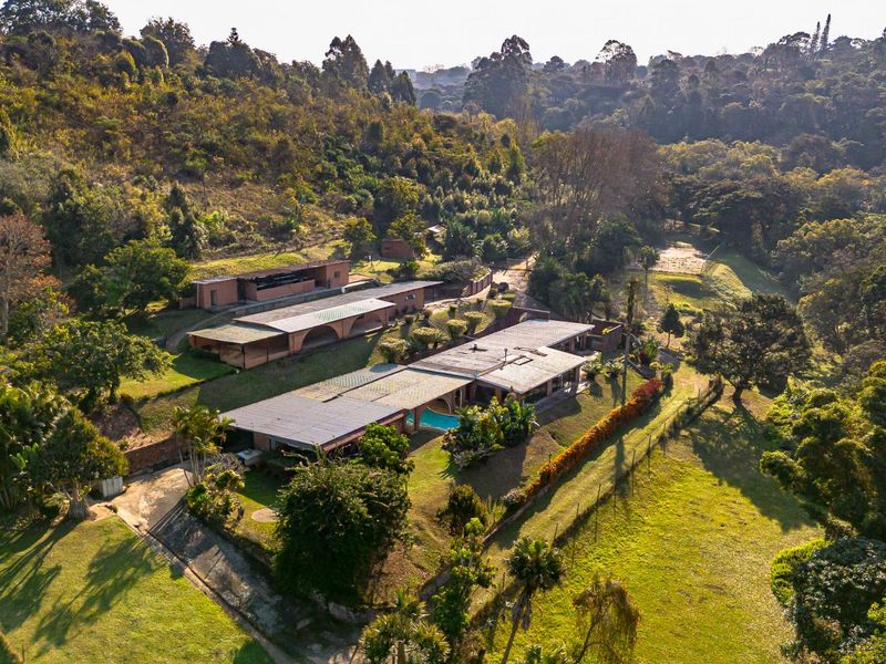 Two Stunning Country Houses and a cottage in Waterfall - Photo 2