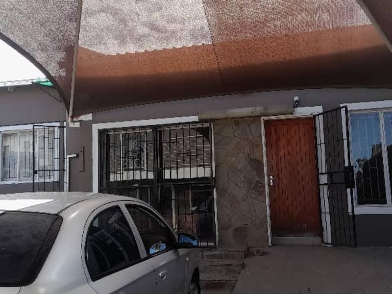 STUNNING DOUBLE-STOREY 4 BEDROOM HOUSE FOR SALE IN HOCHLAND PARK - Photo 5