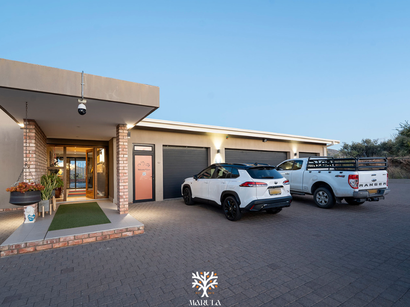 Luxurious Family Home For Sale | Finkenstein | N$10 500 000 - Photo 2
