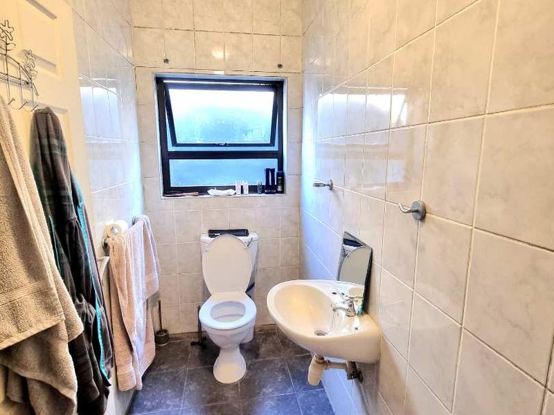 STUNNING HOUSE FOR SALE - Photo 10
