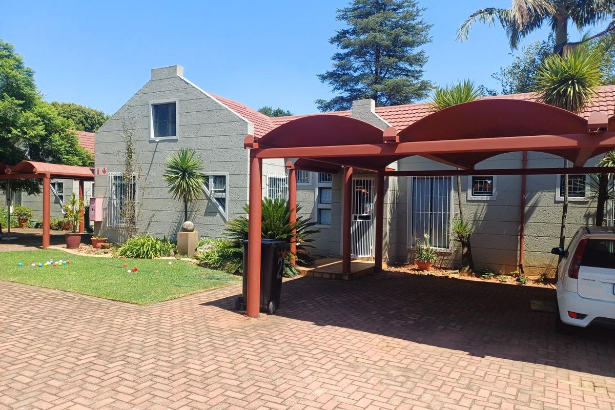 Spacious Simplex Townhouse with Pool & Entertainer’s Patio - Photo 2