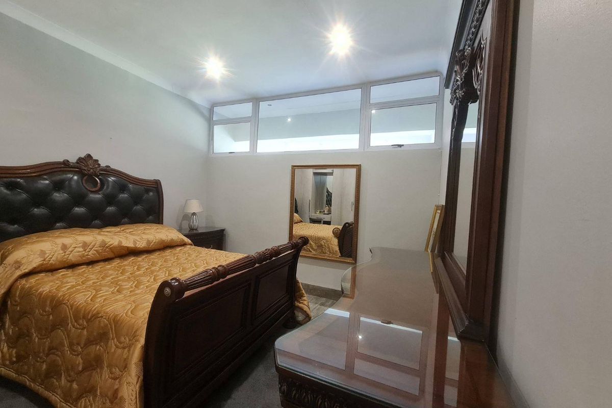 IMMACULATELY  MODERNISED FLAT - Photo 4