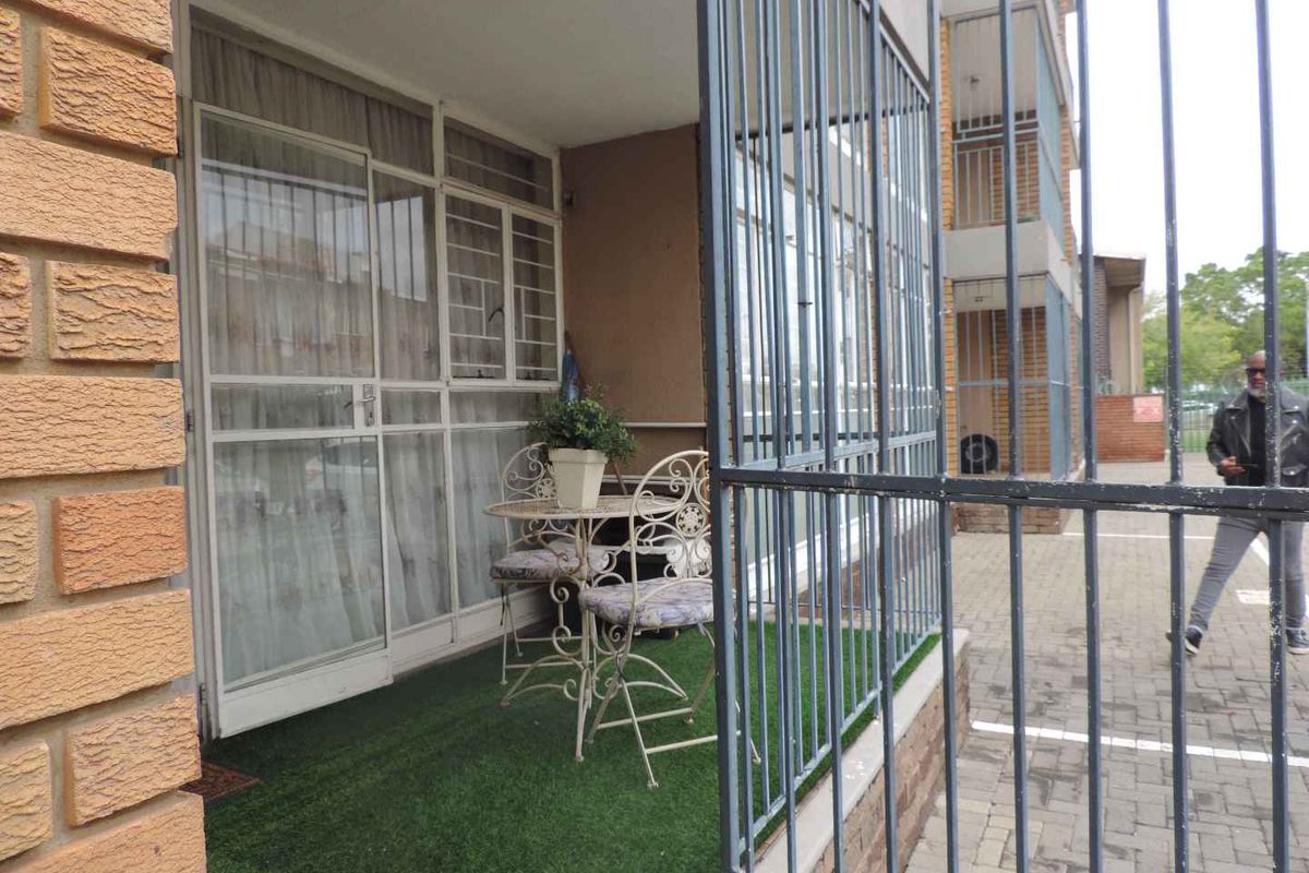 Ground floor townhouse - Photo 2