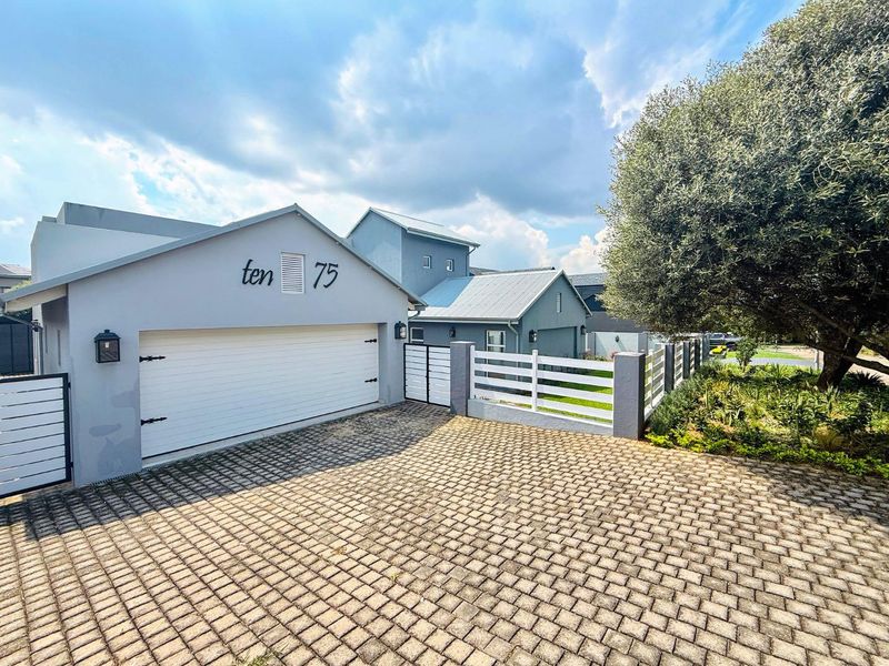 Spacious Family Home In Top Location - Photo 5