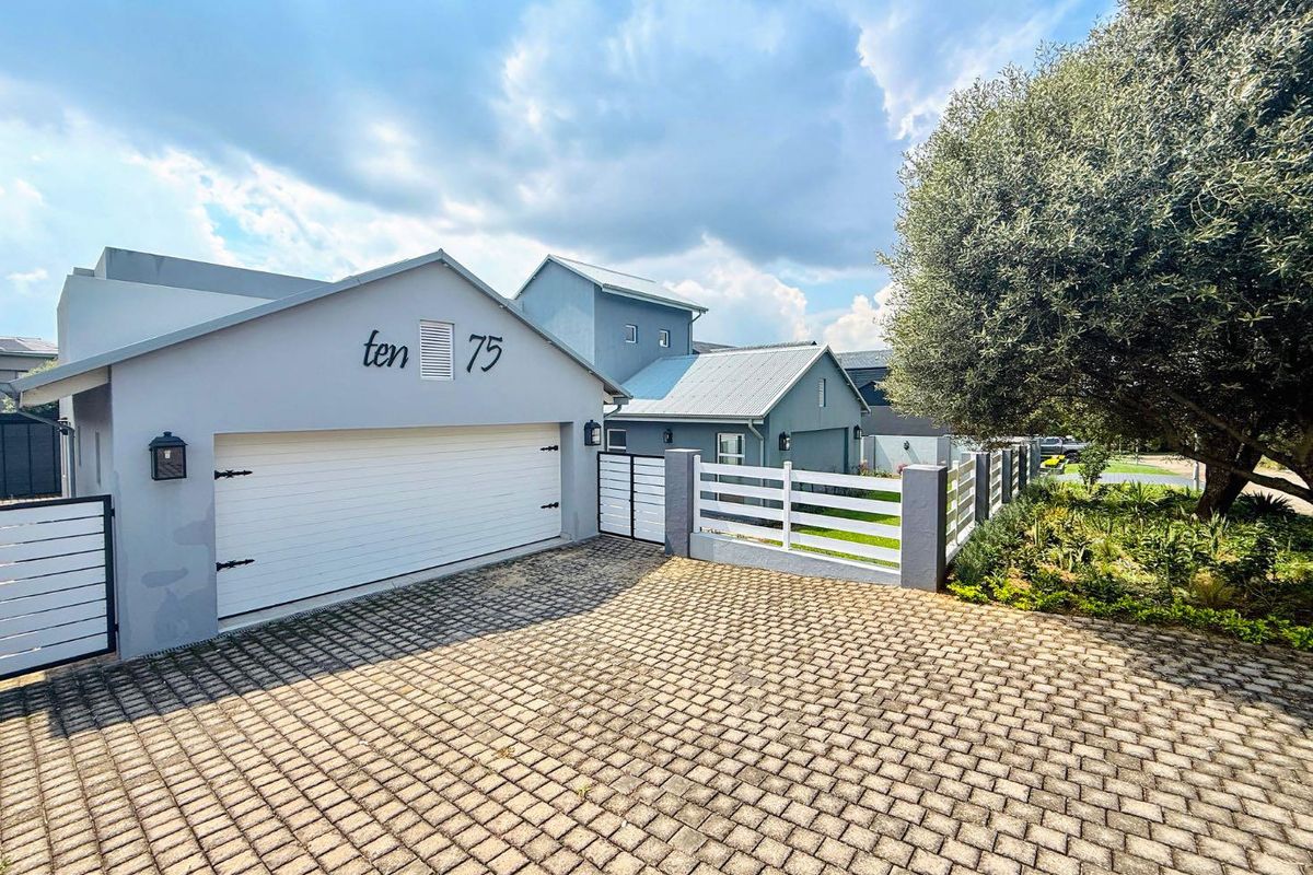 Spacious Family Home In Top Location - Photo 5