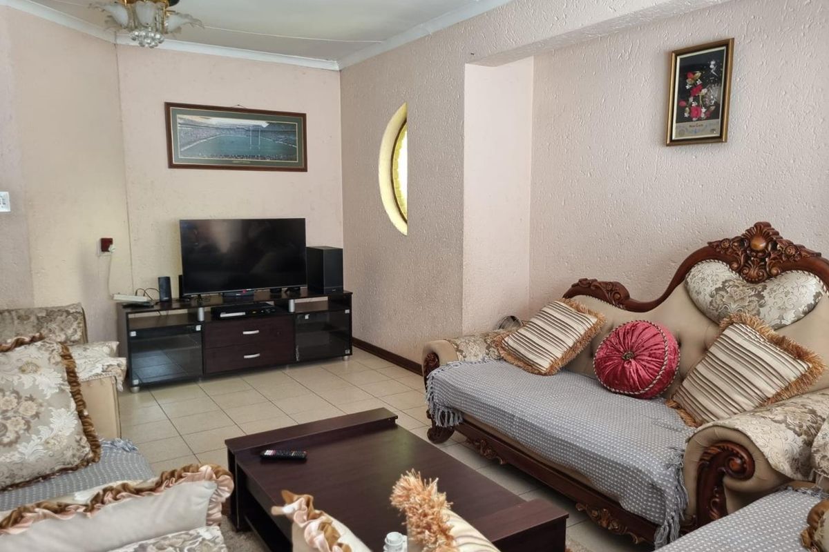 Family Home for Sale in Winchester Hills - Photo 4