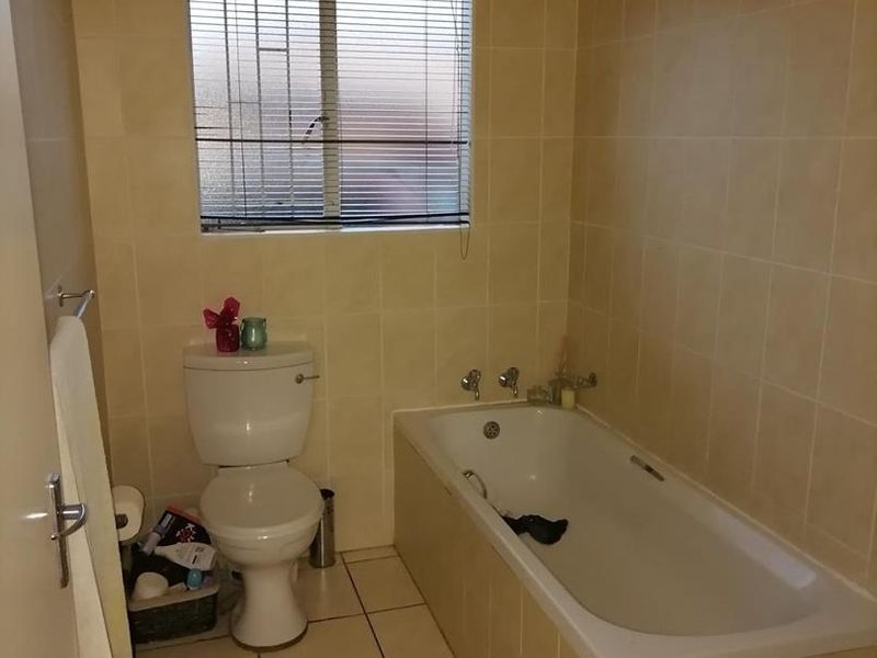 Spacious 3 Bedroom Cluster in Terenure - Photo 10