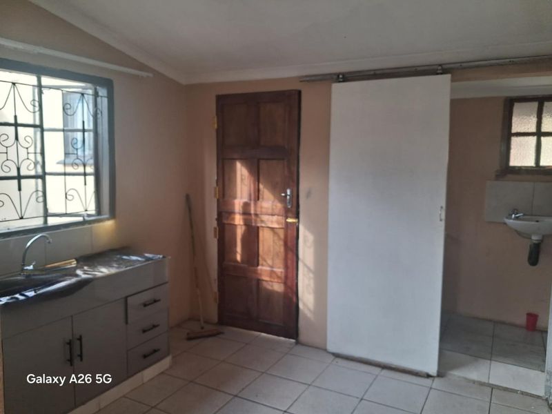 Move in Ready - Photo 4