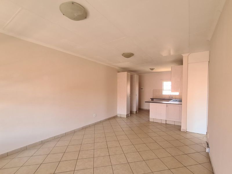 Loadshedding free area - A perfect lock up and go! - Photo 2