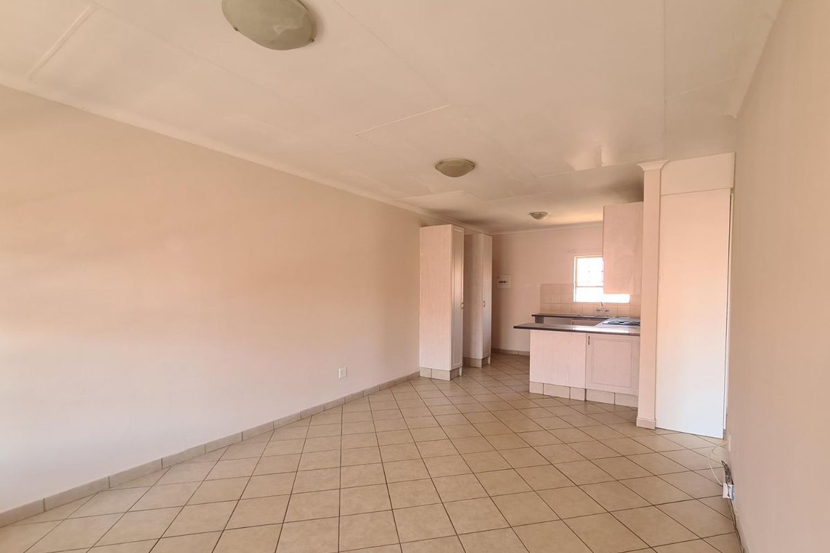 Loadshedding free area - A perfect lock up and go! - Photo 2