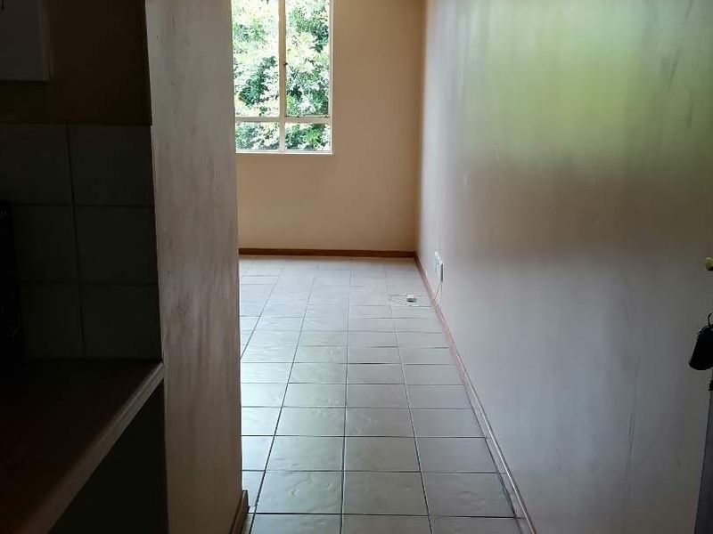 BACHELOR FLAT TO RENT - Photo 5