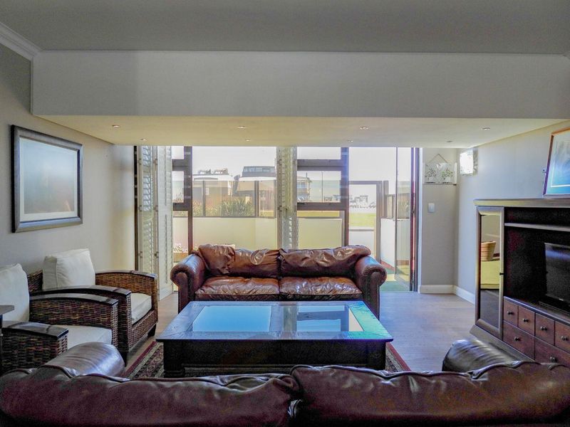 Fully Furnished Sea View Apartment For Sale in Central Swakopmund - Photo 7