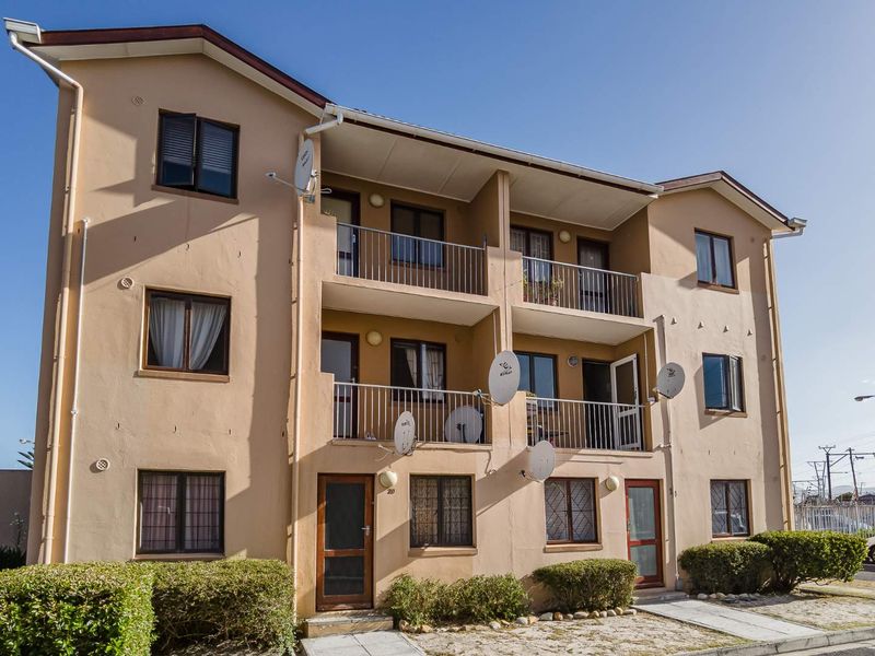 Welcome to your first home or next investment unit! - Photo 2