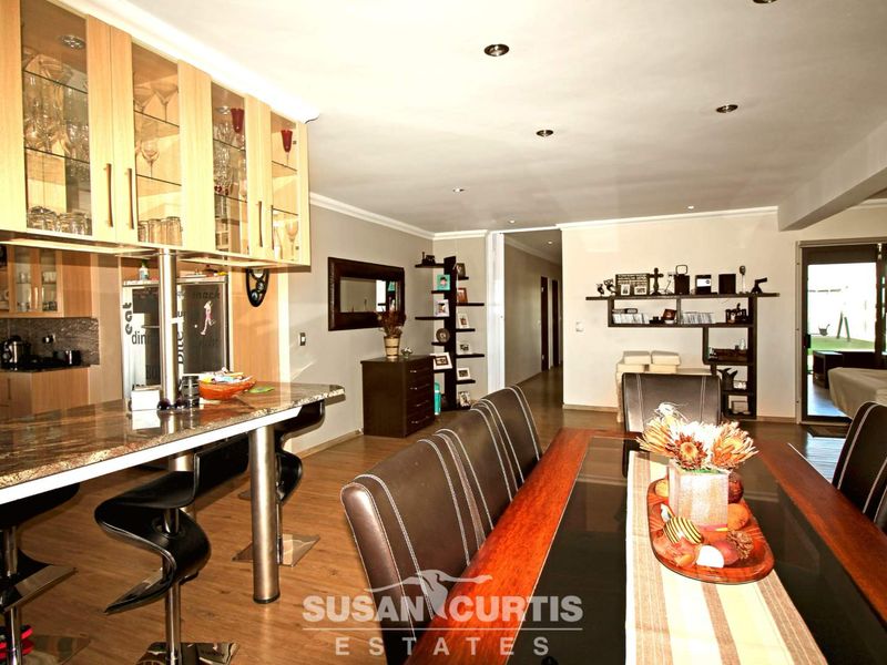 Lovely Family Outdoor Living - Photo 6