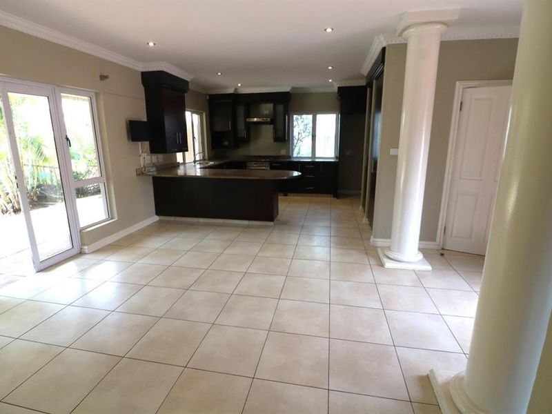 Spacious Umhlanga Townhouse with Pool Oasis - Photo 7