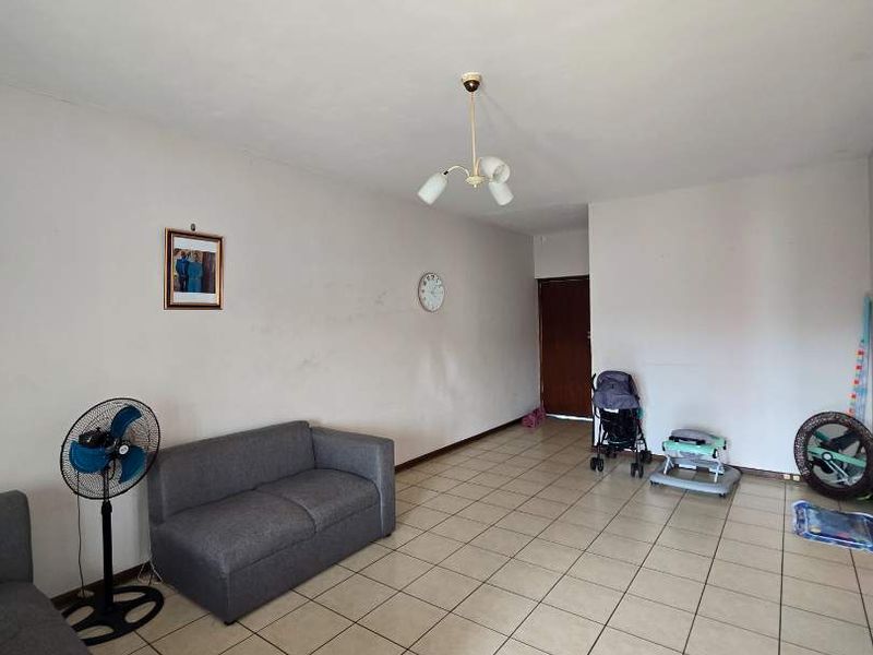 Spacious 2-Bedroom Apartment to Rent – Newton Park - Photo 2