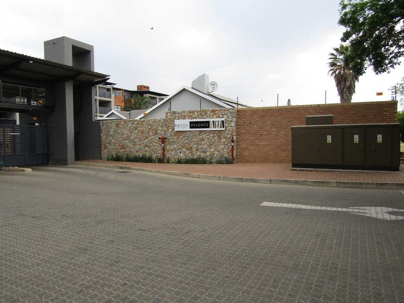 Lifestyle Living in Very Secure Complex - Photo 2