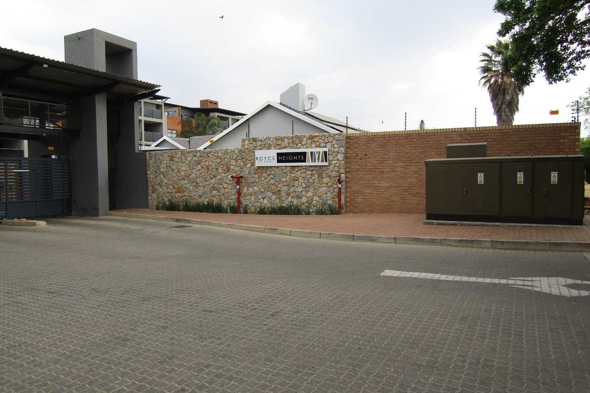 Lifestyle Living in Very Secure Complex - Photo 2