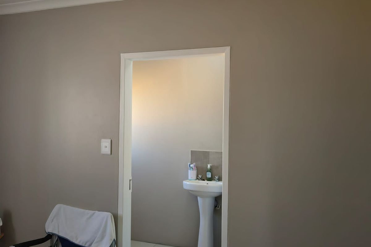 Clayville Ext 77 - R 1 150 000-Family home - Photo 5