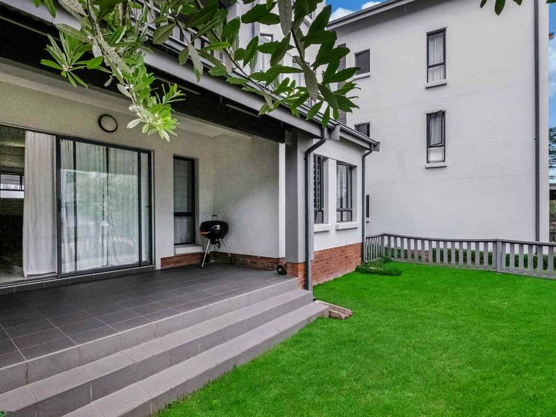 MODERN 2 BEDROOM 2 BATHROOM GARDEN APARTMENT FOR SALE - Photo 8