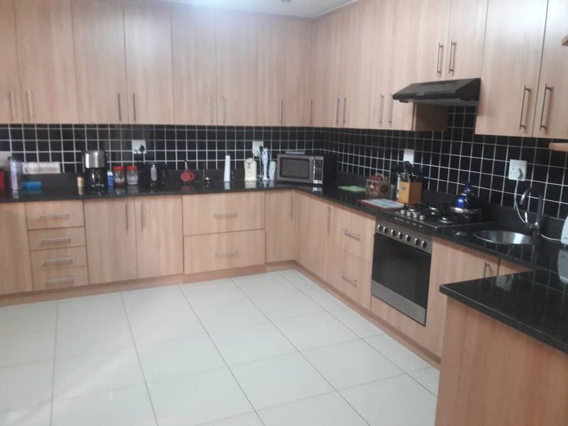 Situated in an area of high prices homes - Photo 7