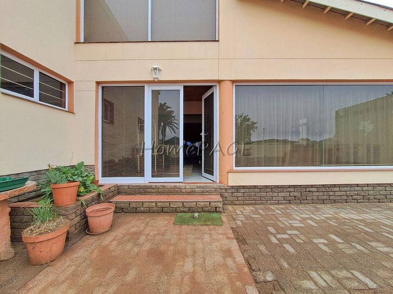 Central Walvis Bay:  Spacious 3 Bedr Home with 2 Bedr Flat is for Sale - Photo 3
