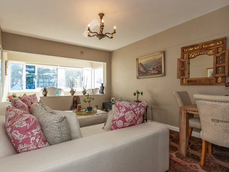 SECURE, SPACIOUS LOCK UP & GO APARTMENT - Photo 6