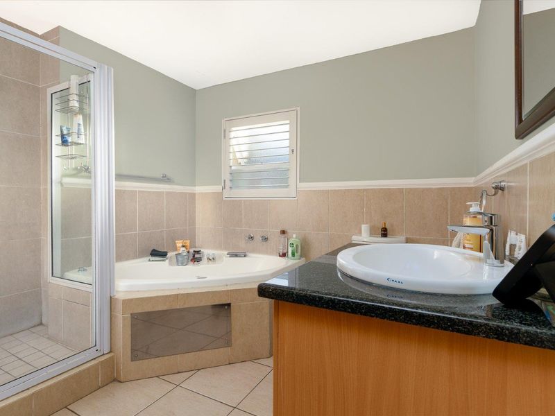 3 Bedroom Apartment / Flat for Sale in Dainfern - Photo 4