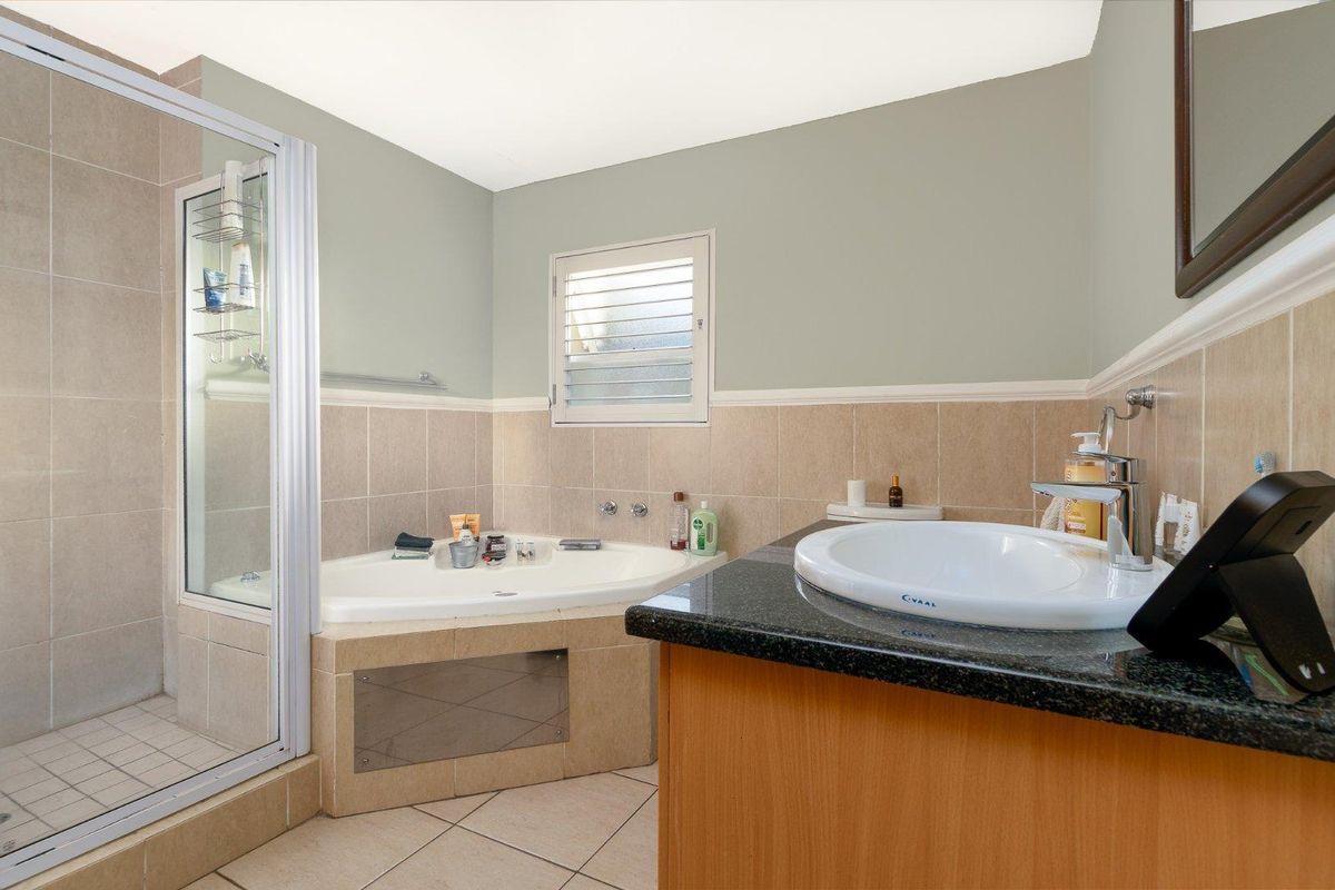 3 Bedroom Apartment / Flat for Sale in Dainfern - Photo 3