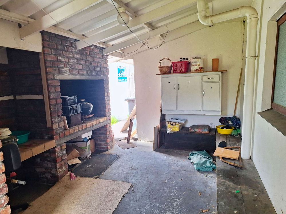 Braai room behind kitchen