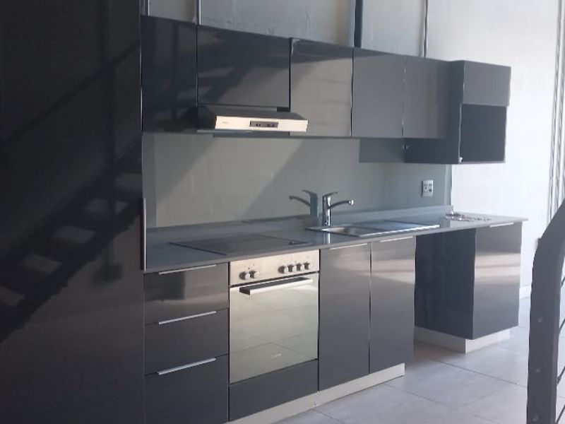 🌇Stylish Loft Apartment for Rent – Views, Convenience & Comfort! - Photo 2