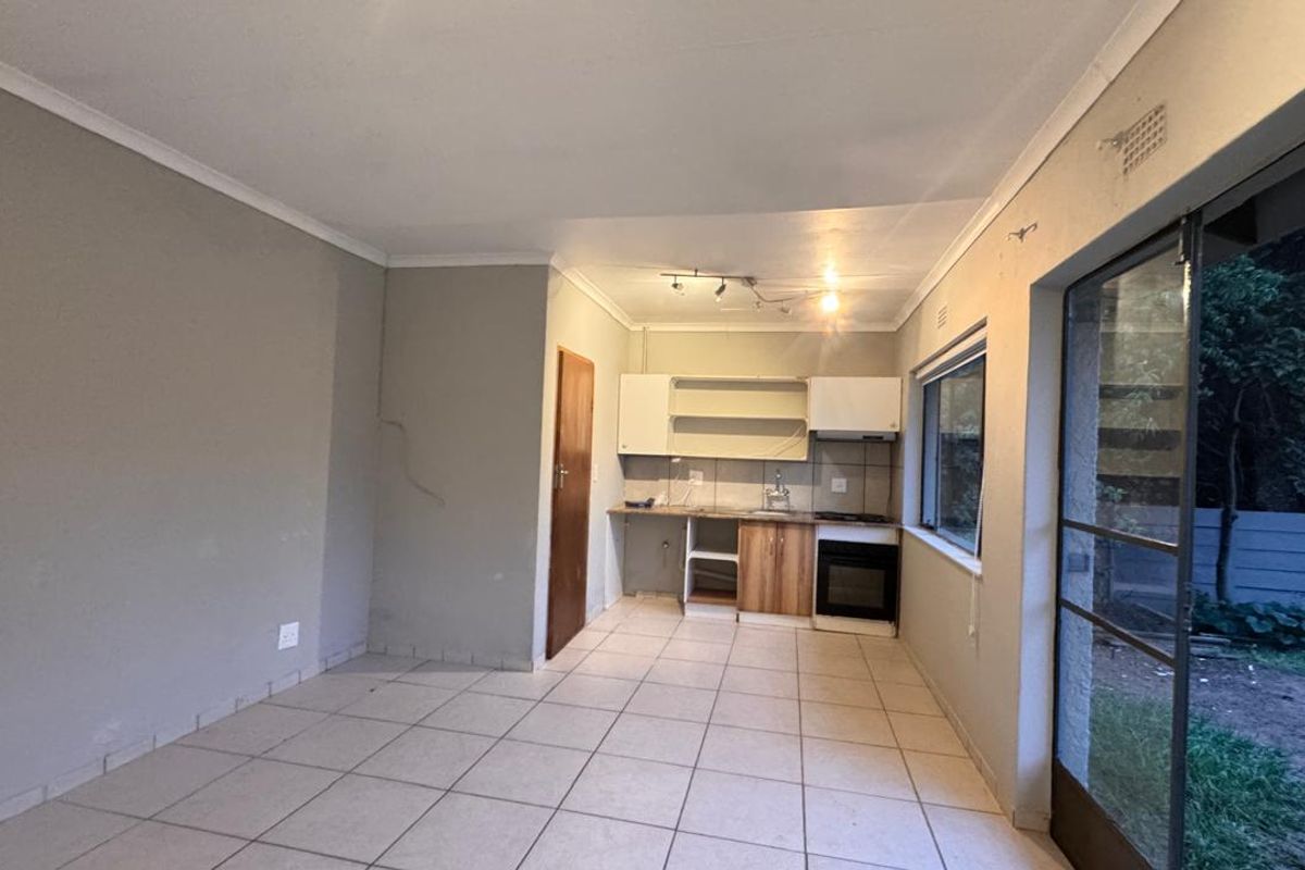 Charming 1-Bedroom Freestanding Cottage in Sought-After Randpark Ridge - Photo 2