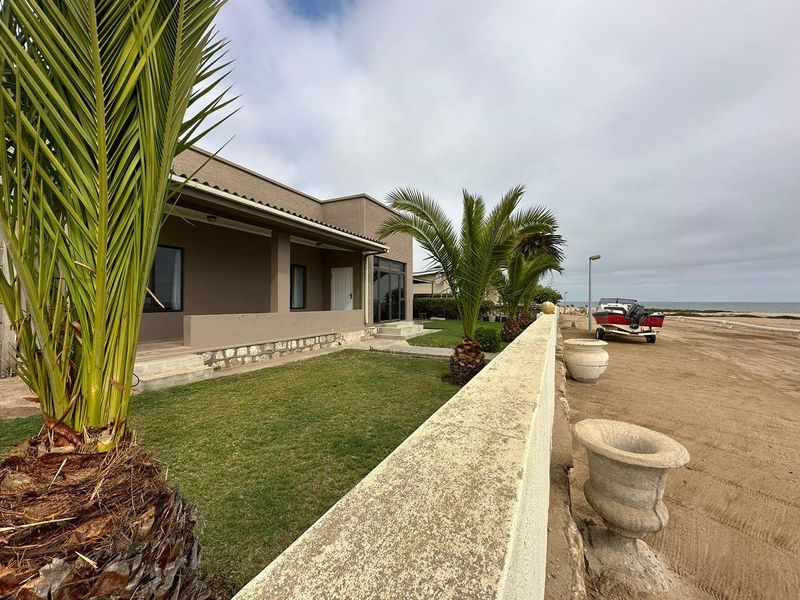 Comfortable House For Sale - Swakopmund - Photo 2