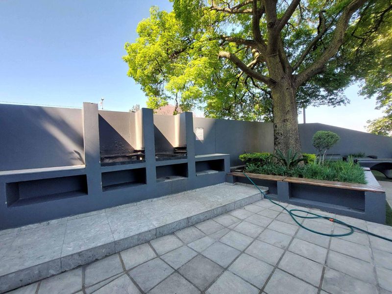 Modern 1 bedroom, 1 bathroom apartment at The Bolton - Photo 10