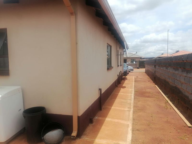 Dawn City - R 830 000 Family Home ! - Photo 3