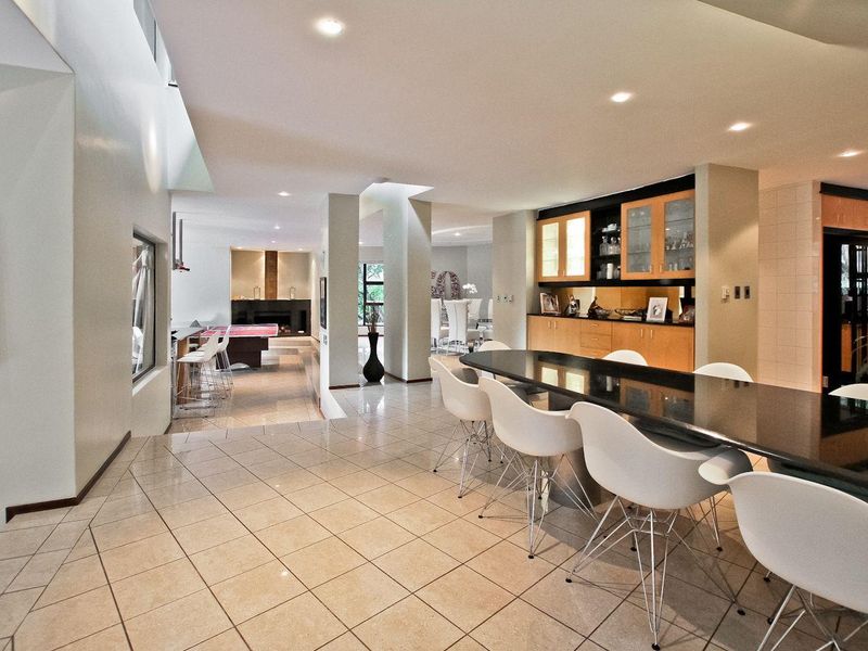 Ultimate in Luxurious Living! - Photo 7