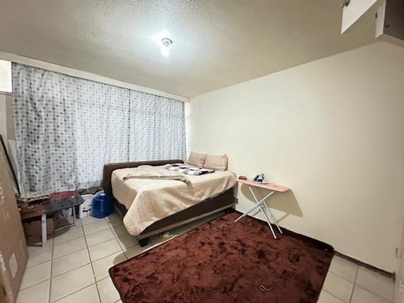 Invest or Settle: Ideal 1.5-Bedroom in Sunnyside - Photo 8