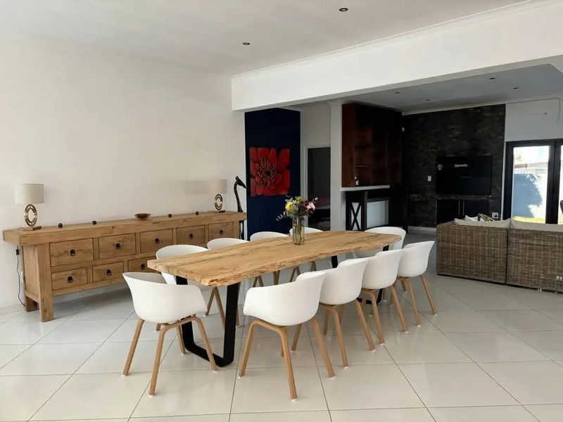 Three bedroom Fully Furnished Home Available to Let 1st February 2026 - Photo 4